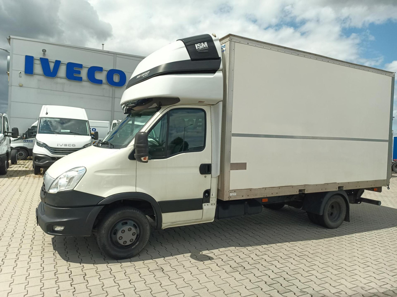 IVECO Daily 35C15 3,0l - Koffer Transporter: das Bild 1 IVECO Daily 35C15 3,0l - Koffer Transporter: das Bild 1