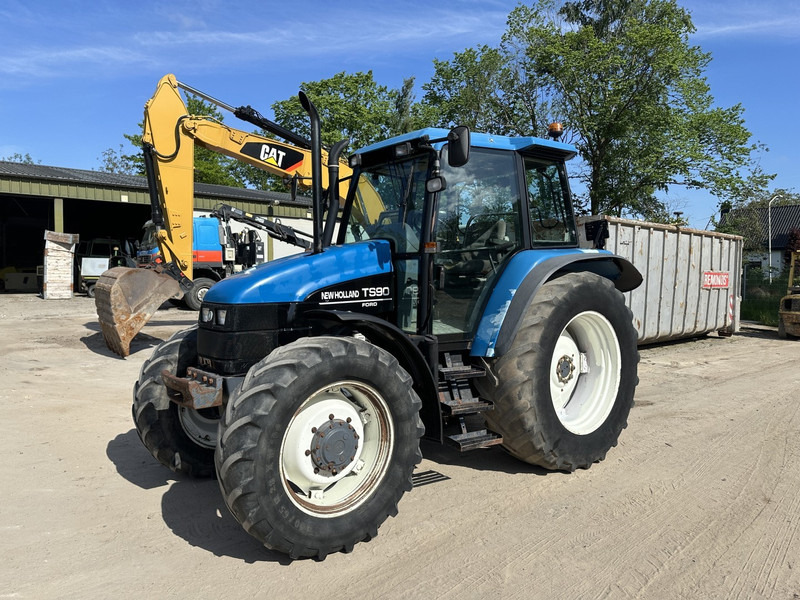 New Holland TS 90 - Traktor: das Bild 2 New Holland TS 90 - Traktor: das Bild 2