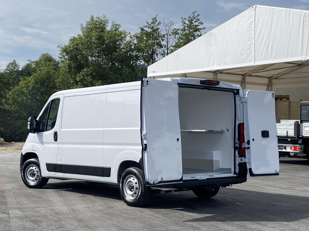FIAT DUCATO L2H1 140PS | ISOLIERUNG OHNE KÜHLAGGREGAT - Kühltransporter: das Bild 5 FIAT DUCATO L2H1 140PS | ISOLIERUNG OHNE KÜHLAGGREGAT - Kühltransporter: das Bild 5