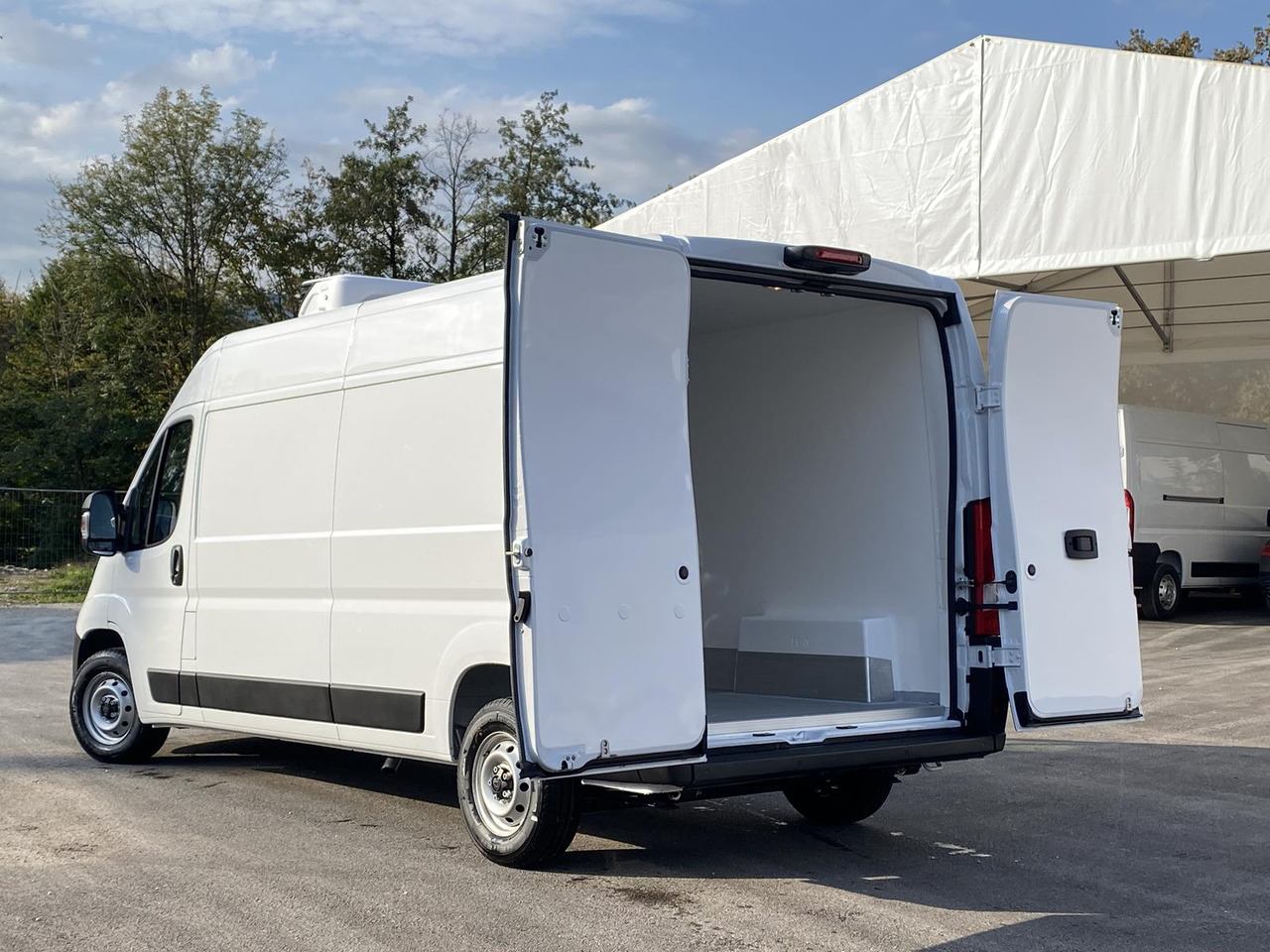 PEUGEOT BOXER L3H2 180PS CONFORT 335 / FRISCHDIENST BIS 0 + XARIOS 300 12-230V - Kühltransporter: das Bild 5 PEUGEOT BOXER L3H2 180PS CONFORT 335 / FRISCHDIENST BIS 0 + XARIOS 300 12-230V - Kühltransporter: das Bild 5