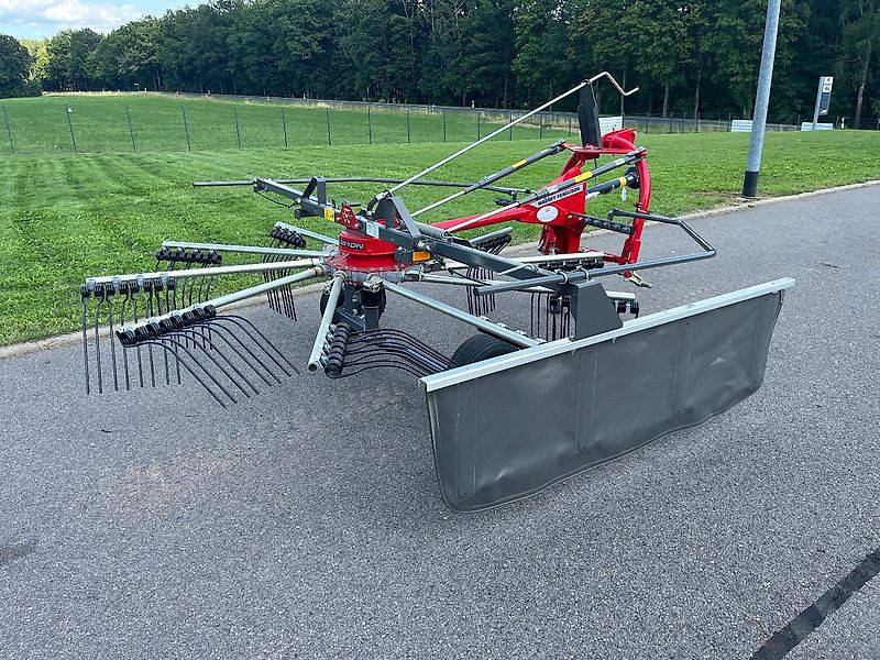 Massey Ferguson MF RK 361 DN / Fella JURAS 351 DN - Heuwender/ Wenderechen: das Bild 1 Massey Ferguson MF RK 361 DN / Fella JURAS 351 DN - Heuwender/ Wenderechen: das Bild 1