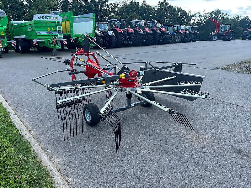 Massey Ferguson MF RK 361 DN / Fella JURAS 351 DN - Heuwender/ Wenderechen: das Bild 3 Massey Ferguson MF RK 361 DN / Fella JURAS 351 DN - Heuwender/ Wenderechen: das Bild 3