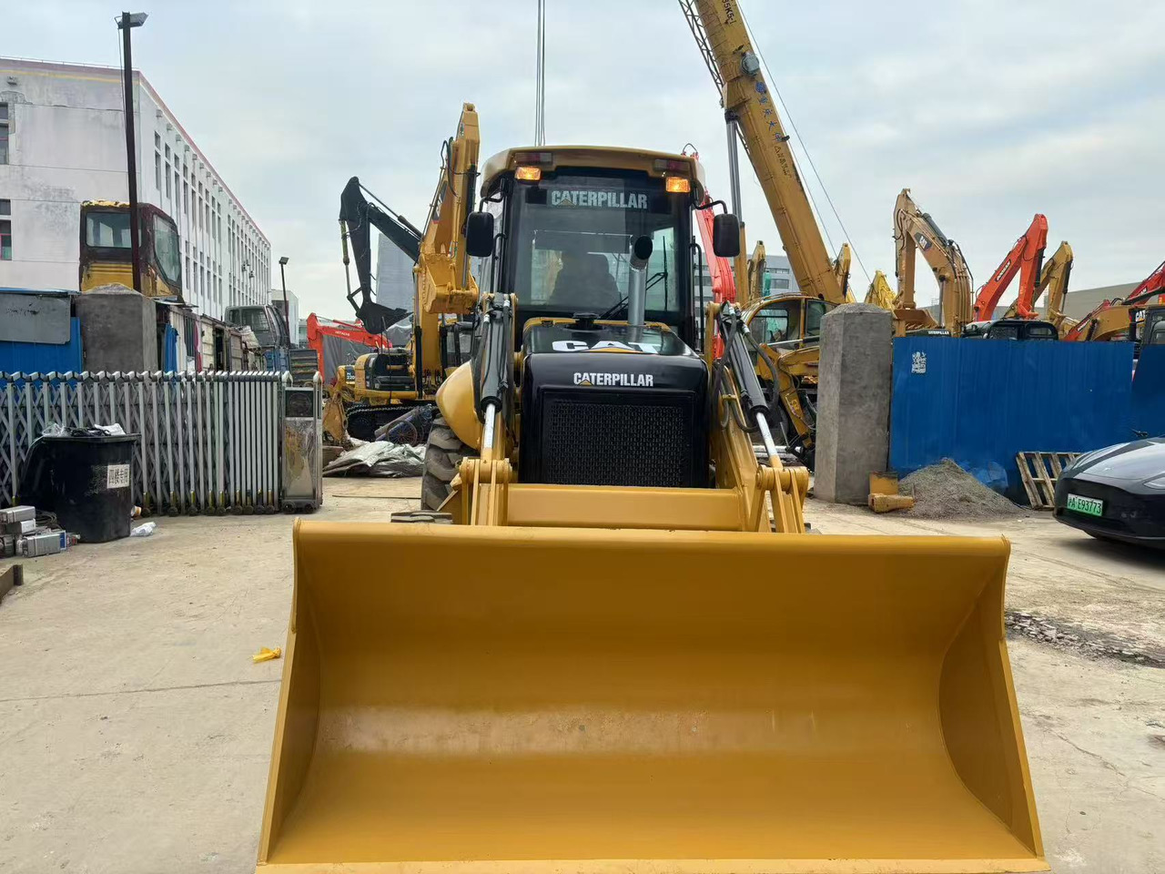Caterpillar New Or Used CAT 420 Backhoe Loader CAT 420 420F JCB 3CX 4CX Backhoe Loaders in Good Quality - Baggerlader: das Bild 2 Caterpillar New Or Used CAT 420 Backhoe Loader CAT 420 420F JCB 3CX 4CX Backhoe Loaders in Good Quality - Baggerlader: das Bild 2