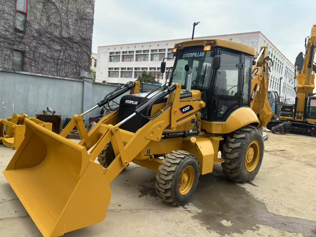 Caterpillar New or Used Backhoe CAT 420 Backhoe Loader CAT420F 420F2 JCB 3CX 4CX - Baggerlader: das Bild 2 Caterpillar New or Used Backhoe CAT 420 Backhoe Loader CAT420F 420F2 JCB 3CX 4CX - Baggerlader: das Bild 2