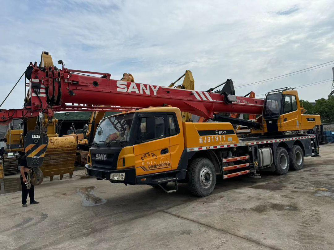 SANY 25 Ton Crane Truck Crane SANY STC250 QY50C STC750 STC1000 XCMG ZOOOMLION TADANO KOBELCO CRANES FOR SALE - Mobilkran: das Bild 2 SANY 25 Ton Crane Truck Crane SANY STC250 QY50C STC750 STC1000 XCMG ZOOOMLION TADANO KOBELCO CRANES FOR SALE - Mobilkran: das Bild 2