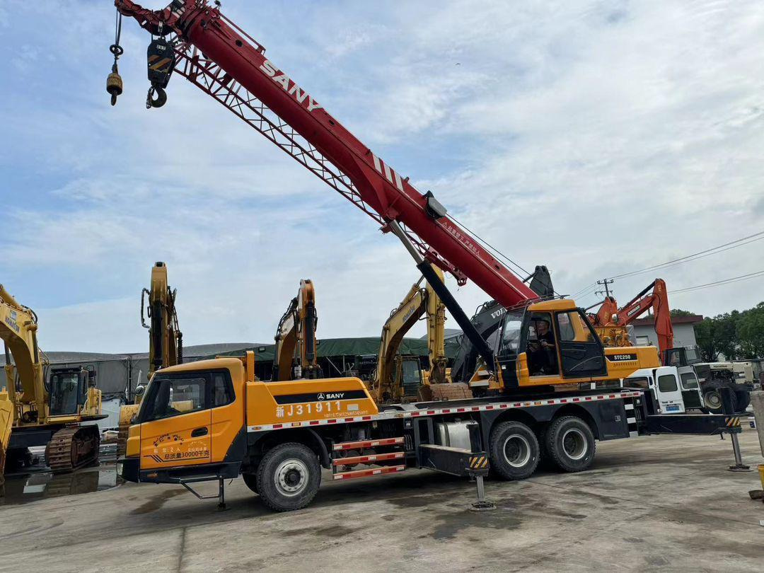 SANY STC250 25 Ton Truck Crane XCMG ZOOMLION TADANO KOBELCO 25T 50T 80T 100T 120T 200T 220T 240T 300T Crane for Sale - Mobilkran: das Bild 3 SANY STC250 25 Ton Truck Crane XCMG ZOOMLION TADANO KOBELCO 25T 50T 80T 100T 120T 200T 220T 240T 300T Crane for Sale - Mobilkran: das Bild 3