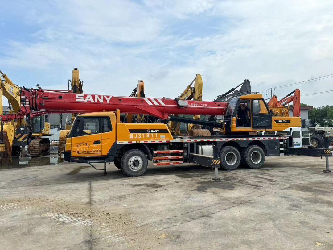 SANY STC250 25 Ton Truck Crane XCMG ZOOMLION TADANO KOBELCO 25T 50T 80T 100T 120T 200T 220T 240T 300T Crane for Sale - Mobilkran: das Bild 2 SANY STC250 25 Ton Truck Crane XCMG ZOOMLION TADANO KOBELCO 25T 50T 80T 100T 120T 200T 220T 240T 300T Crane for Sale - Mobilkran: das Bild 2