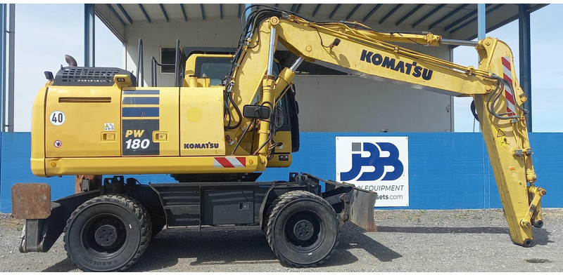 Komatsu PW180-10 - Mobilbagger: das Bild 2 Komatsu PW180-10 - Mobilbagger: das Bild 2