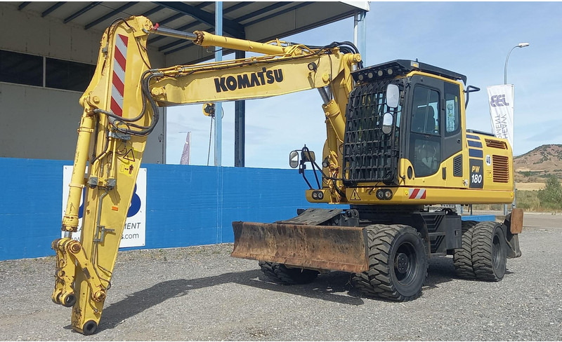 Komatsu PW180-10 - Mobilbagger: das Bild 3 Komatsu PW180-10 - Mobilbagger: das Bild 3