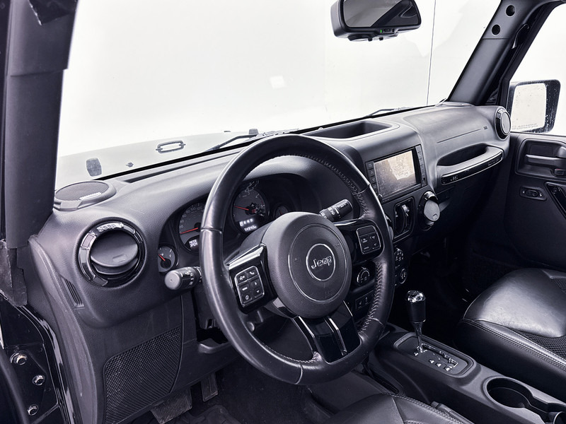 Jeep Wrangler 2.8 CRD Night Eagle Grijs Kenteken Cruise Control Navigatie Airco Trekhaak 4X4 Alpine Audio - Kleintransporter: das Bild 5 Jeep Wrangler 2.8 CRD Night Eagle Grijs Kenteken Cruise Control Navigatie Airco Trekhaak 4X4 Alpine Audio - Kleintransporter: das Bild 5
