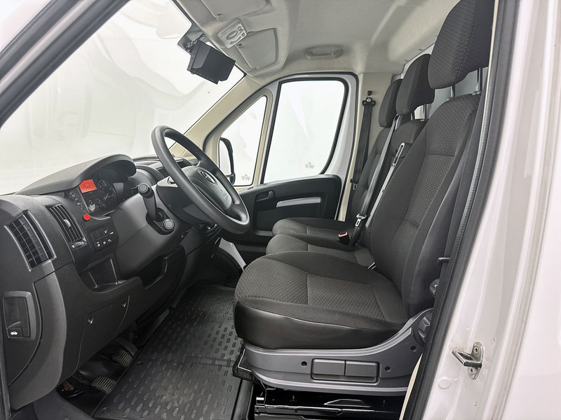 Opel Movano 2.2D 140pk Bakwagen D'Hollandia laadklep Achteruitrijcamera Airco Cruise control - Koffer Transporter: das Bild 4 Opel Movano 2.2D 140pk Bakwagen D'Hollandia laadklep Achteruitrijcamera Airco Cruise control - Koffer Transporter: das Bild 4