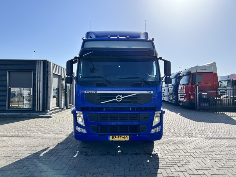 Volvo FM 370 4x2 trekker Globetrotter / Euro 5 /NEW TUV - Sattelzugmaschine: das Bild 2 Volvo FM 370 4x2 trekker Globetrotter / Euro 5 /NEW TUV - Sattelzugmaschine: das Bild 2