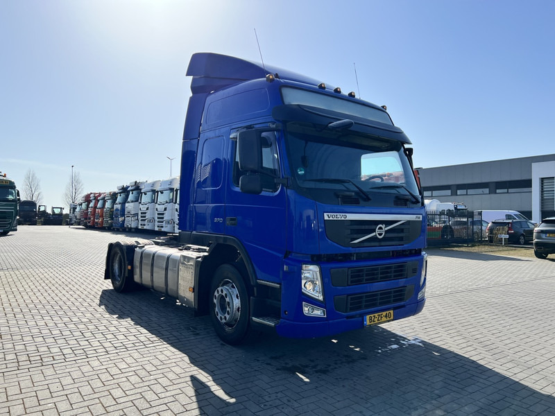 Volvo FM 370 4x2 trekker Globetrotter / Euro 5 /NEW TUV - Sattelzugmaschine: das Bild 3 Volvo FM 370 4x2 trekker Globetrotter / Euro 5 /NEW TUV - Sattelzugmaschine: das Bild 3