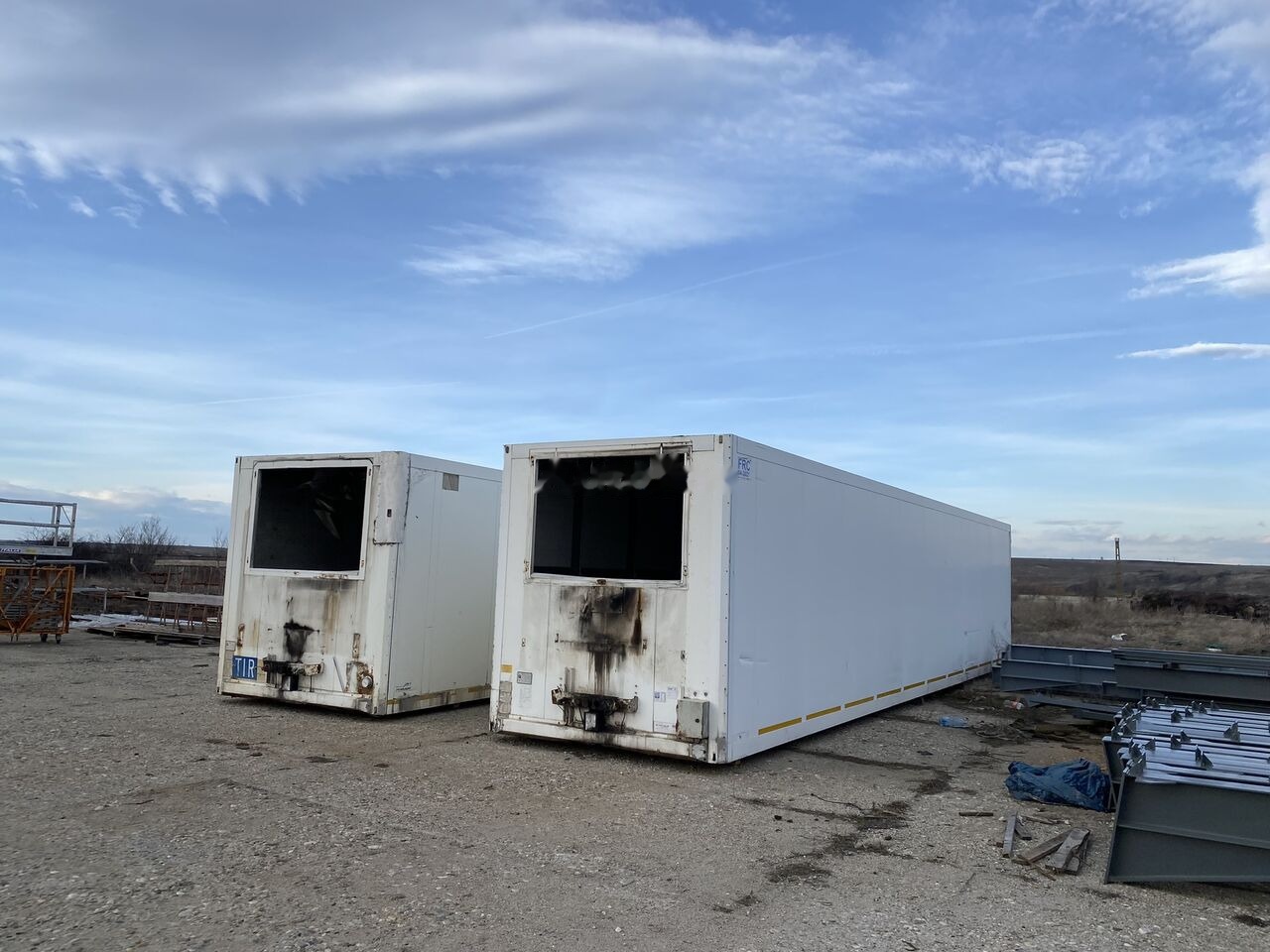 Carrier SCHMITZ CONTAINERE 13 m lungime IZOTERME din DEZMEMBRARI DE VANZ - Kühlkofferaufbau: das Bild 1 Carrier SCHMITZ CONTAINERE 13 m lungime IZOTERME din DEZMEMBRARI DE VANZ - Kühlkofferaufbau: das Bild 1