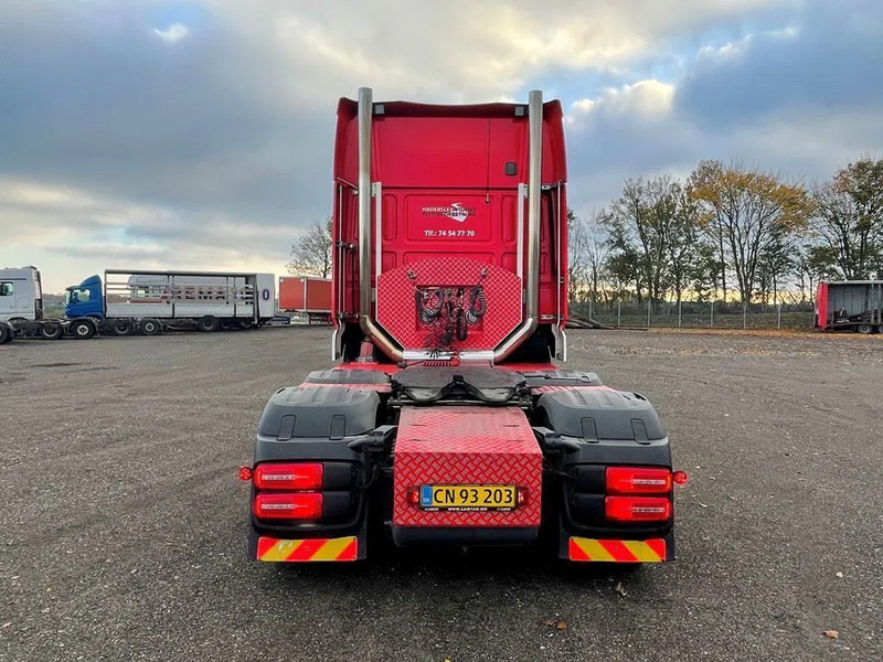 DAF XF 530 Twensteer Special interior. Full Air suspension Hydr. system - Sattelzugmaschine: das Bild 4 DAF XF 530 Twensteer Special interior. Full Air suspension Hydr. system - Sattelzugmaschine: das Bild 4