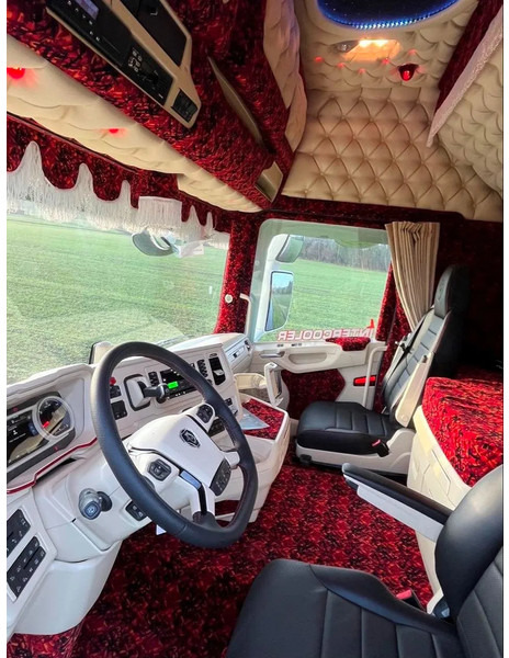 Scania R770 V8 NGS Special Interior. Only 110000 km. Air/ Air suspensiom. Hydr, system. - Sattelzugmaschine: das Bild 4 Scania R770 V8 NGS Special Interior. Only 110000 km. Air/ Air suspensiom. Hydr, system. - Sattelzugmaschine: das Bild 4