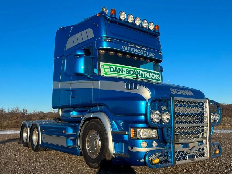 Scania T520 V8 Speciel interior. Air / Air suspension. Opticruise / Retarder .PTO on Engine and gearbox. New Hydr. system. - Sattelzugmaschine: das Bild 2 Scania T520 V8 Speciel interior. Air / Air suspension. Opticruise / Retarder .PTO on Engine and gearbox. New Hydr. system. - Sattelzugmaschine: das Bild 2