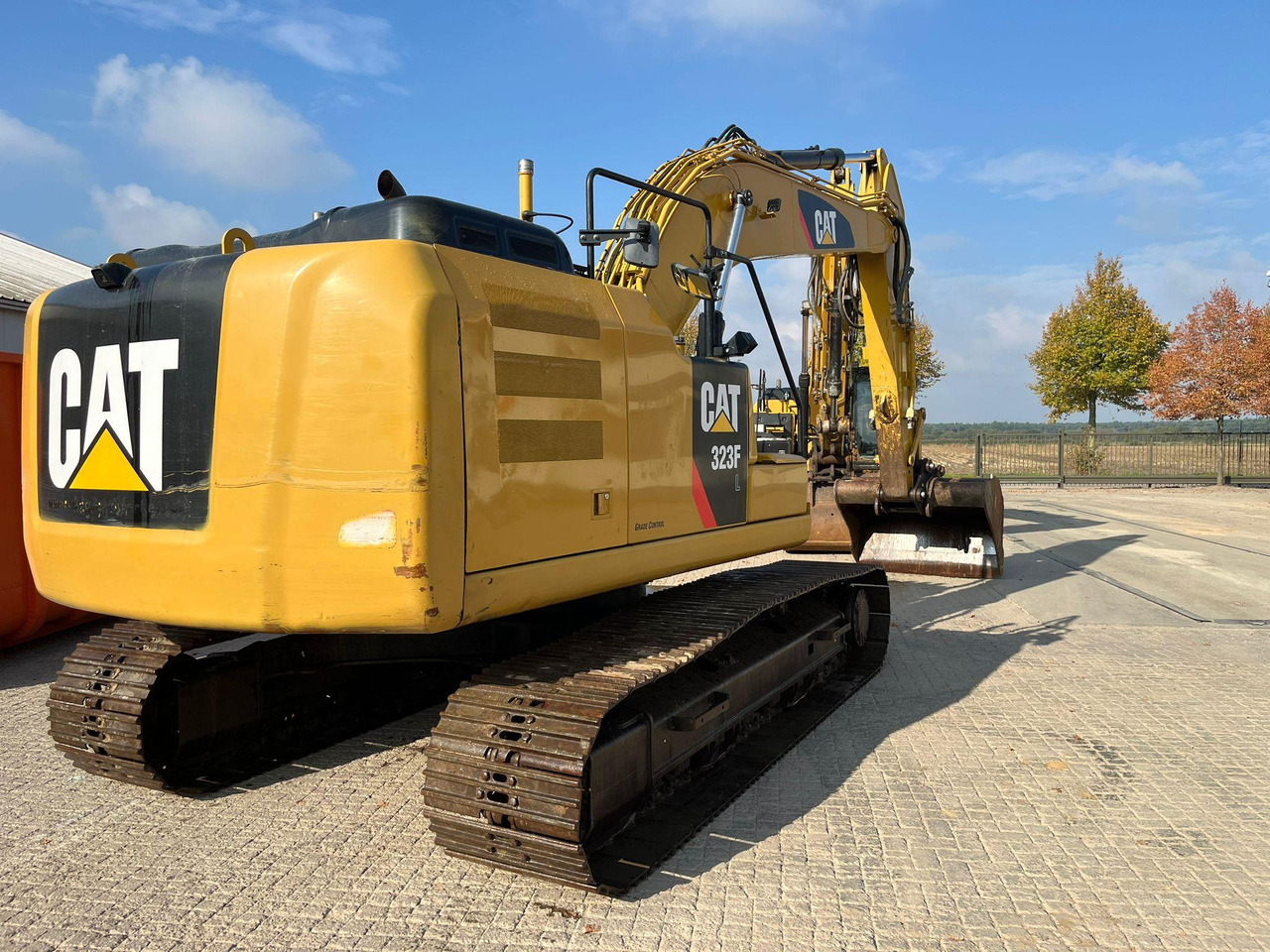 Caterpillar 323FL - Kettenbagger: das Bild 1 Caterpillar 323FL - Kettenbagger: das Bild 1