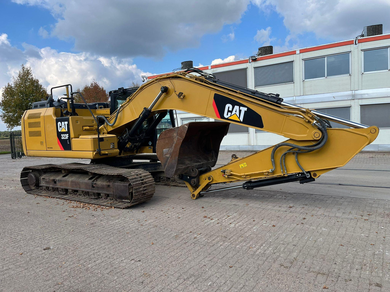 Caterpillar 323FL - Kettenbagger: das Bild 4 Caterpillar 323FL - Kettenbagger: das Bild 4