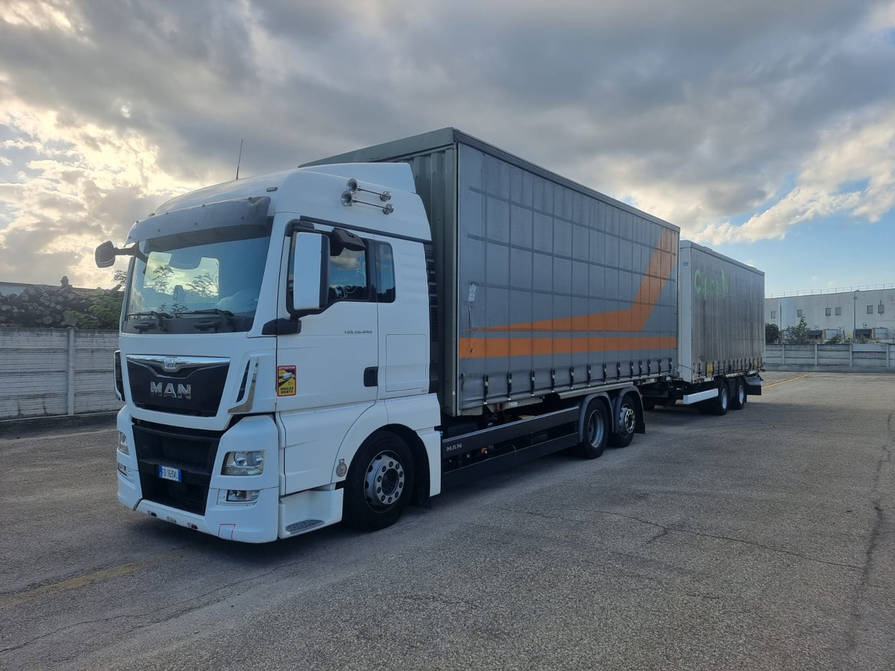 AUTOCARRO PORTACASSE - 2016 - 781000 km MAN TGX 26.440 6x2 - Plane LKW, Planenanhänger: das Bild 2 AUTOCARRO PORTACASSE - 2016 - 781000 km MAN TGX 26.440 6x2 - Plane LKW, Planenanhänger: das Bild 2