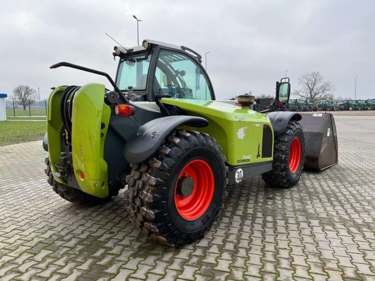 CLAAS SCORPION 7040 - Teleskoplader: das Bild 3 CLAAS SCORPION 7040 - Teleskoplader: das Bild 3