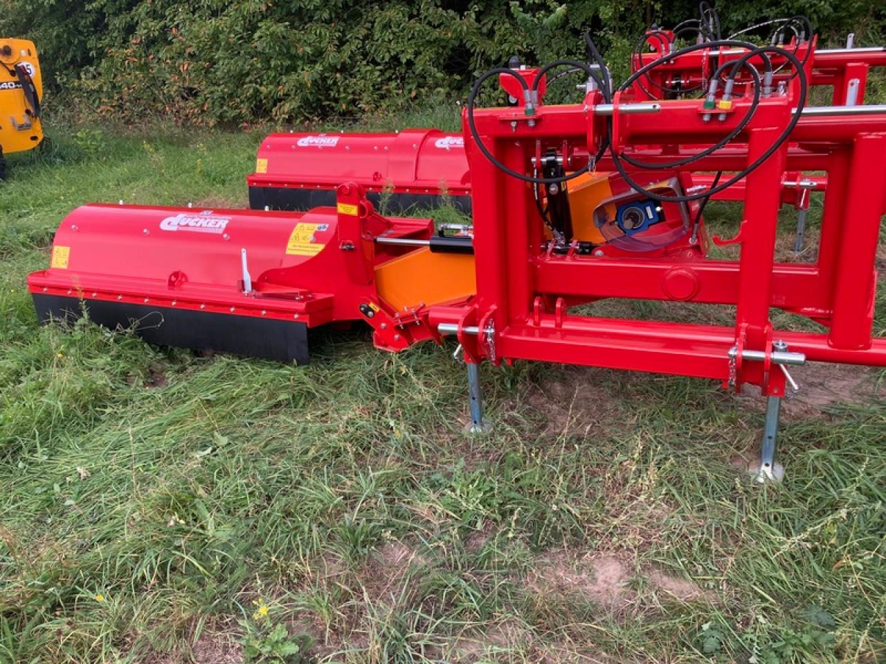 Dücker USM 18 - Schlegelmäher: das Bild 1 Dücker USM 18 - Schlegelmäher: das Bild 1