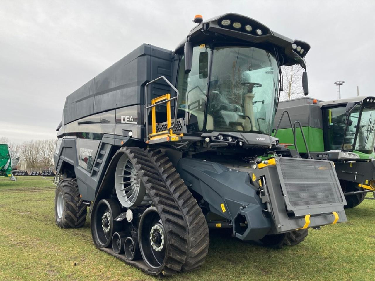 Fendt IDEAL 9 INKL. SCHNEIDWERK+WAGEN - Mähdrescher: das Bild 1 Fendt IDEAL 9 INKL. SCHNEIDWERK+WAGEN - Mähdrescher: das Bild 1