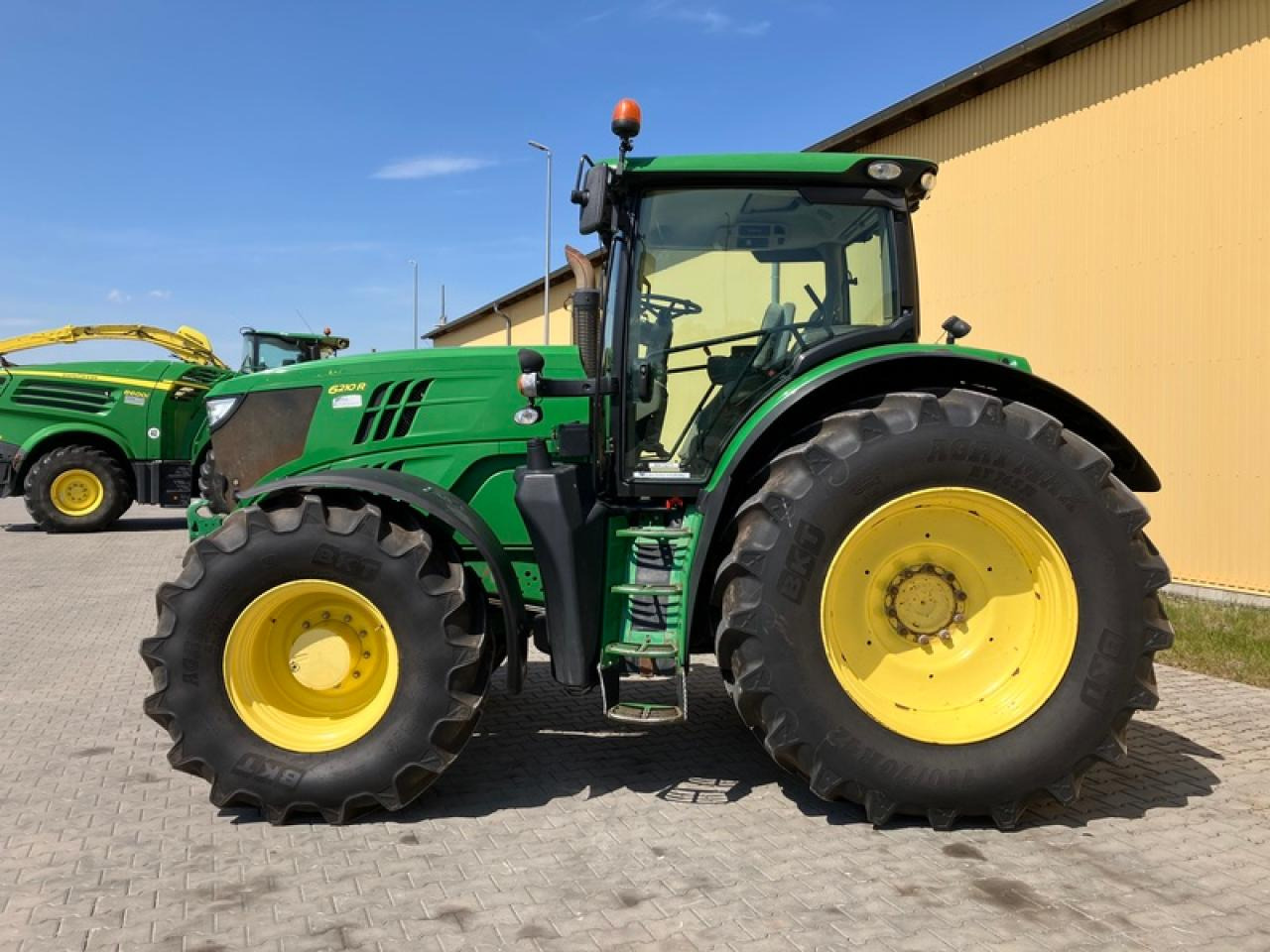 John Deere 6210R AUTOPOWER - Traktor: das Bild 2 John Deere 6210R AUTOPOWER - Traktor: das Bild 2