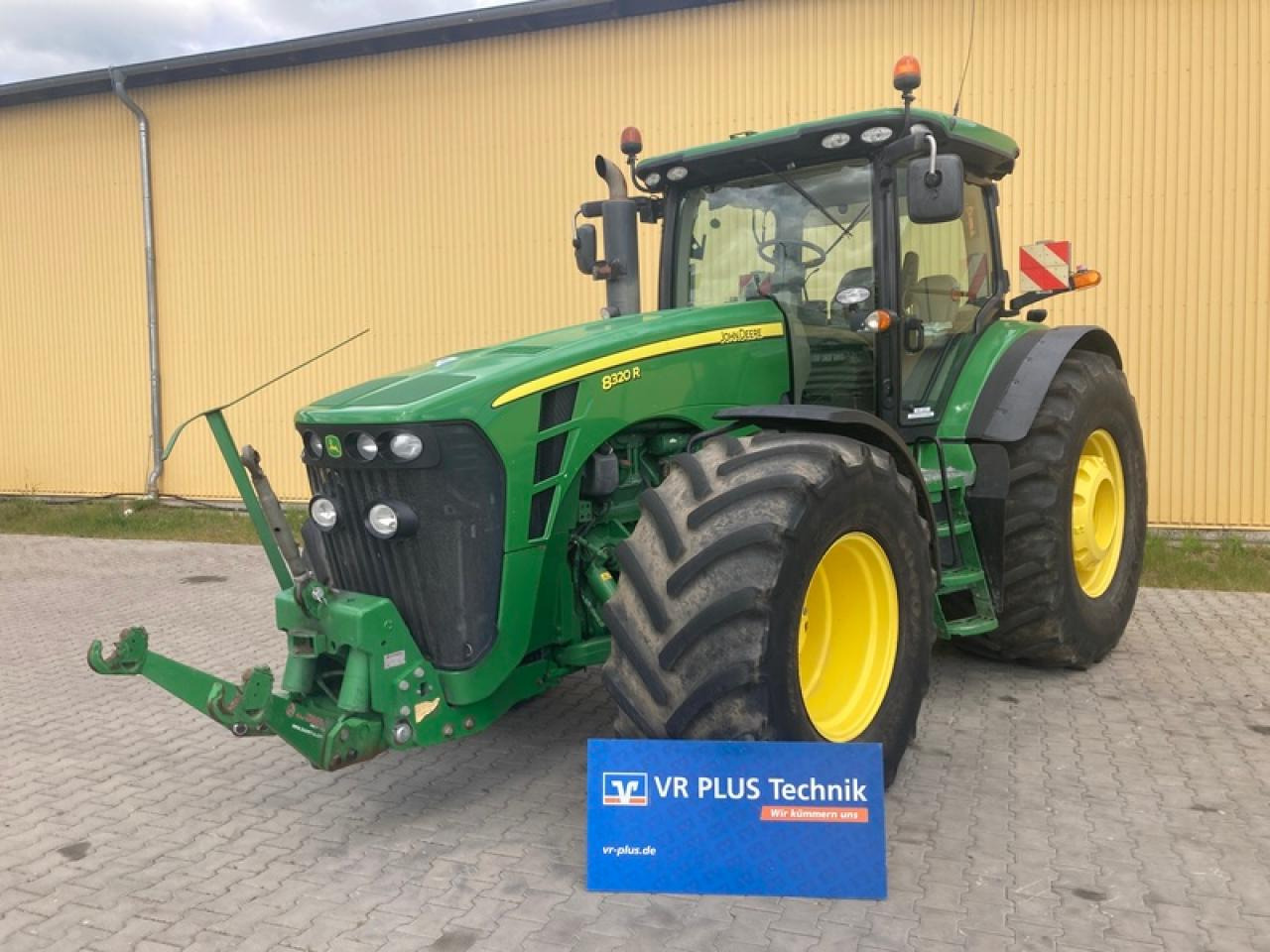 John Deere 8320 R AUTOPOWER - Traktor: das Bild 1 John Deere 8320 R AUTOPOWER - Traktor: das Bild 1