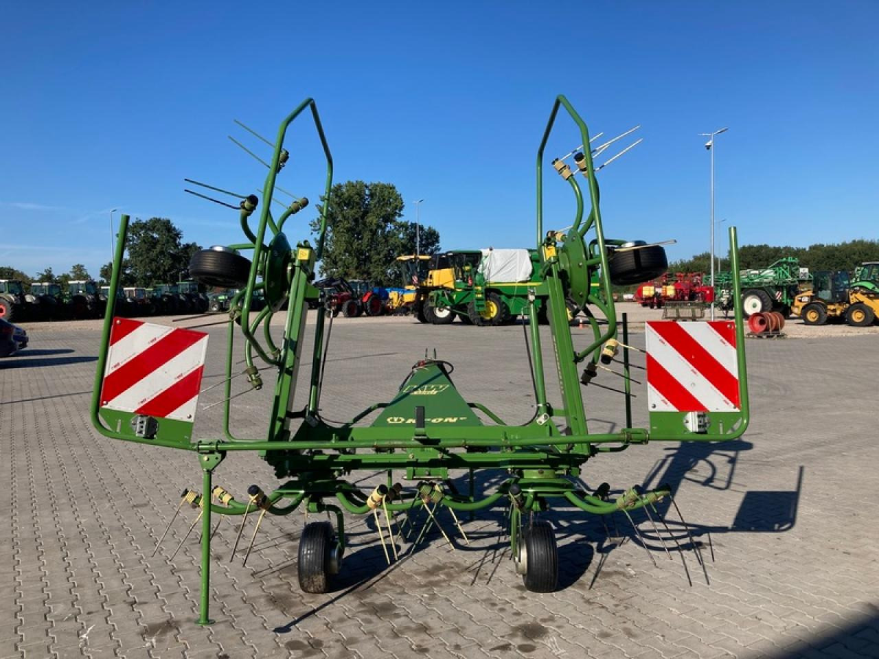 Krone KW 5.52 - Heuwender/ Wenderechen: das Bild 3 Krone KW 5.52 - Heuwender/ Wenderechen: das Bild 3