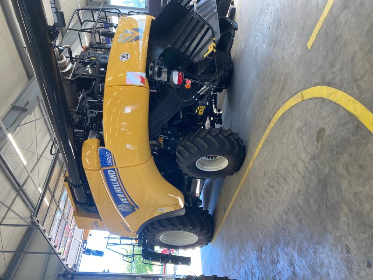 New Holland CR 8.80 + 10,75 VARIFED + SWW - Mähdrescher: das Bild 2 New Holland CR 8.80 + 10,75 VARIFED + SWW - Mähdrescher: das Bild 2