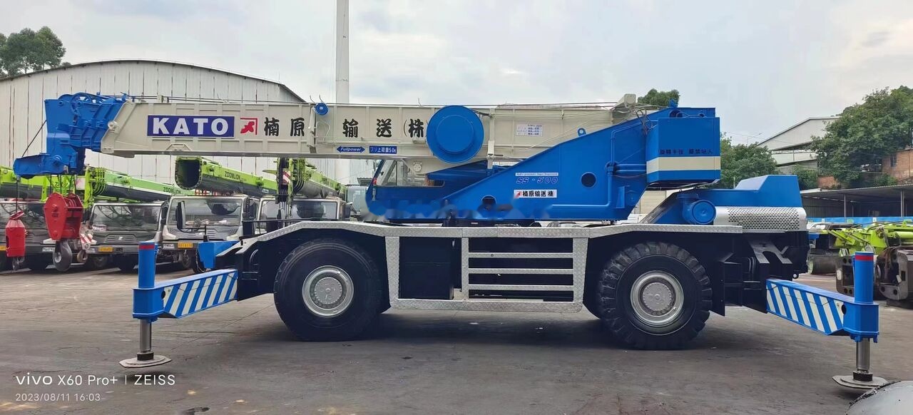 Kato KR-450-v 45ton - Mobilkran: das Bild 2 Kato KR-450-v 45ton - Mobilkran: das Bild 2
