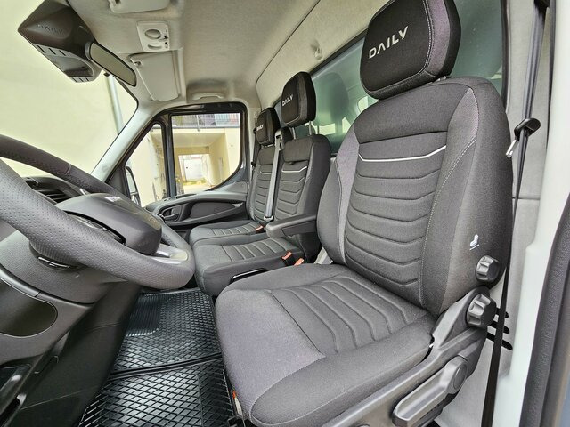 IVECO Daily 35S18 3.0 Pritsche Plane LBW Bär AHK ACC - Planen Transporter: das Bild 2 IVECO Daily 35S18 3.0 Pritsche Plane LBW Bär AHK ACC - Planen Transporter: das Bild 2
