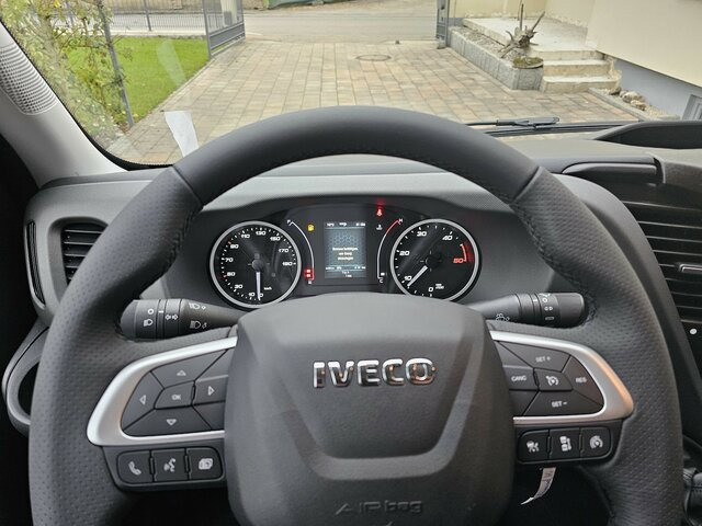 IVECO Daily 35S18HA8V Hi-Matic 16m³ XL LED ACC - Kastenwagen: das Bild 3 IVECO Daily 35S18HA8V Hi-Matic 16m³ XL LED ACC - Kastenwagen: das Bild 3