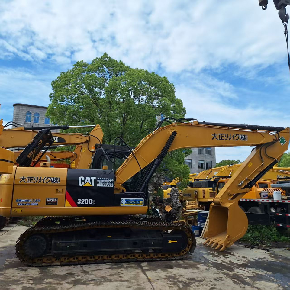 CAT 320D2 Excavator - Kettenbagger: das Bild 2 CAT 320D2 Excavator - Kettenbagger: das Bild 2