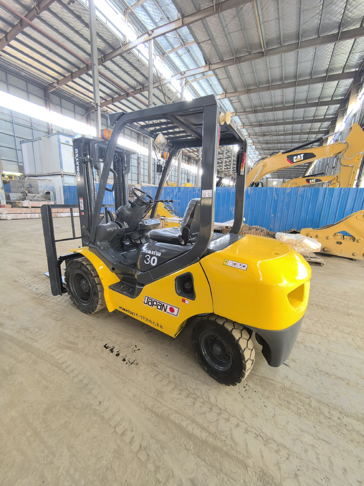 Komatsu FD30 Forklift - Dieselstapler: das Bild 4 Komatsu FD30 Forklift - Dieselstapler: das Bild 4