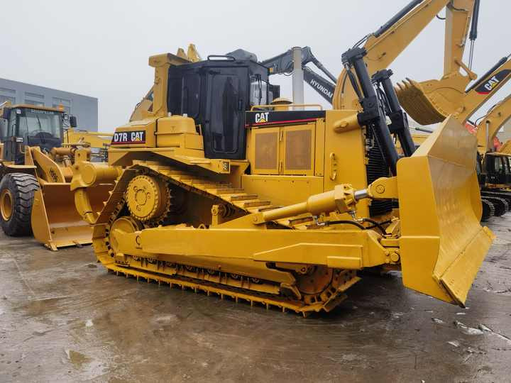 Original Japan Bulldozer Caterpillar D7R Cat D7R/Used CAT Bulldozer D6 D7 D7R D7G for sale - Bulldozer: das Bild 5 Original Japan Bulldozer Caterpillar D7R Cat D7R/Used CAT Bulldozer D6 D7 D7R D7G for sale - Bulldozer: das Bild 5