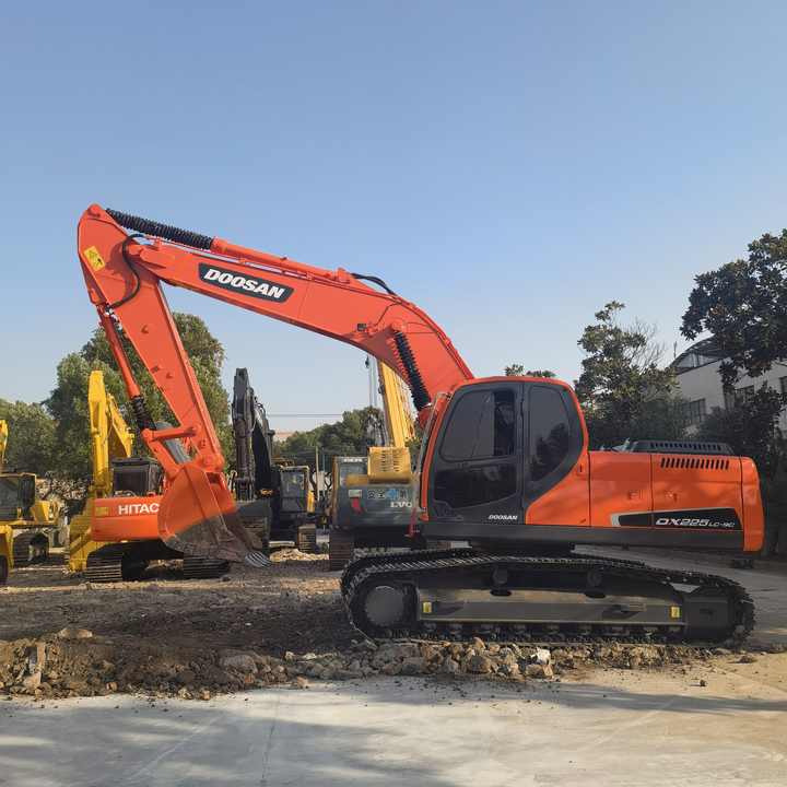 Original Used Excavators Doosan Dx225 Crawler Excavator 22 ton doosan DX22LC used Korea made Doosan excavator - Kettenbagger: das Bild 5 Original Used Excavators Doosan Dx225 Crawler Excavator 22 ton doosan DX22LC used Korea made Doosan excavator - Kettenbagger: das Bild 5