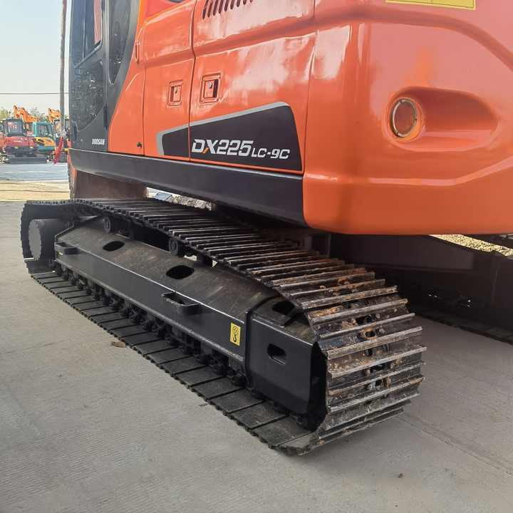 Original Used Excavators Doosan Dx225 Crawler Excavator 22 ton doosan DX22LC used Korea made Doosan excavator - Kettenbagger: das Bild 4 Original Used Excavators Doosan Dx225 Crawler Excavator 22 ton doosan DX22LC used Korea made Doosan excavator - Kettenbagger: das Bild 4