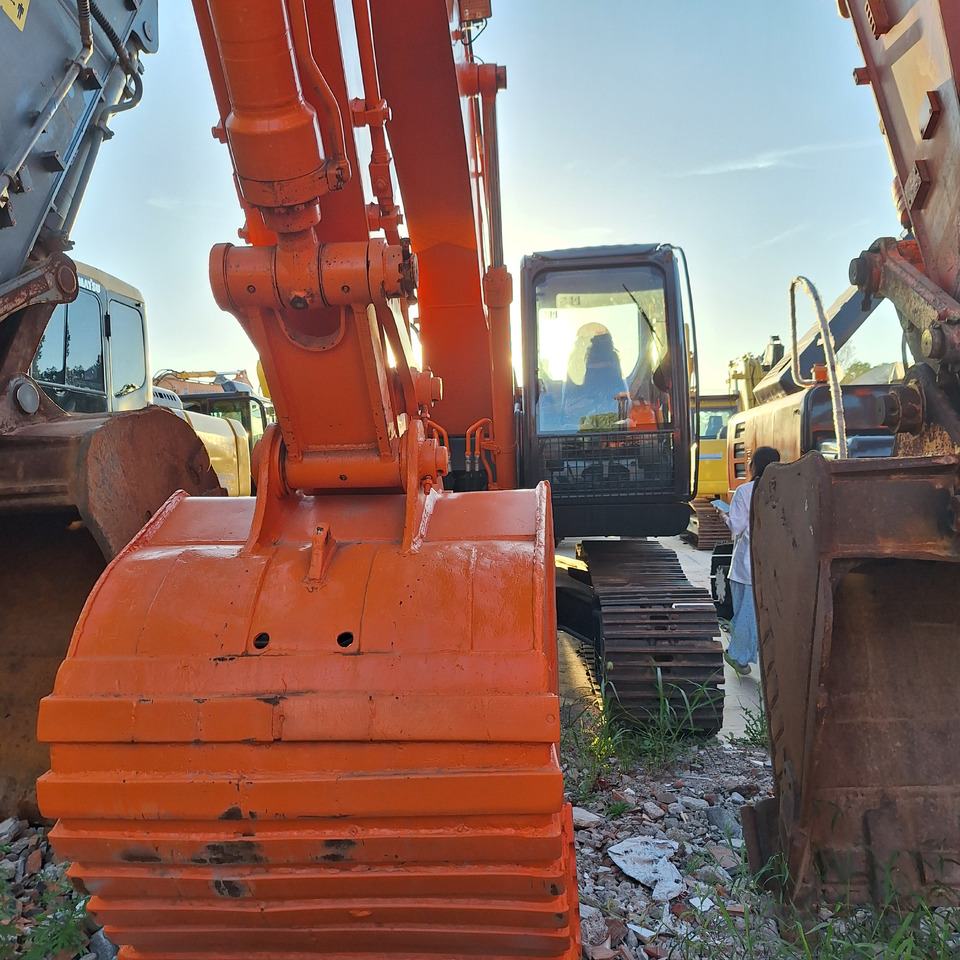 Second hand Hitachi ZX210 excavator - Bagger: das Bild 4 Second hand Hitachi ZX210 excavator - Bagger: das Bild 4