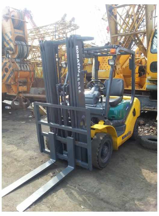 Used Komatsu forklift Japan used Forklift 3 ton Diesel FD30 for sale in Shanghai yard for sale - Kettenbagger: das Bild 1 Used Komatsu forklift Japan used Forklift 3 ton Diesel FD30 for sale in Shanghai yard for sale - Kettenbagger: das Bild 1