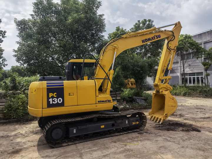 Used hydraulic excavator PC130-7 Cheap Price Komatsu in good condition japan import multifunction in stock for sale - Kettenbagger: das Bild 2 Used hydraulic excavator PC130-7 Cheap Price Komatsu in good condition japan import multifunction in stock for sale - Kettenbagger: das Bild 2