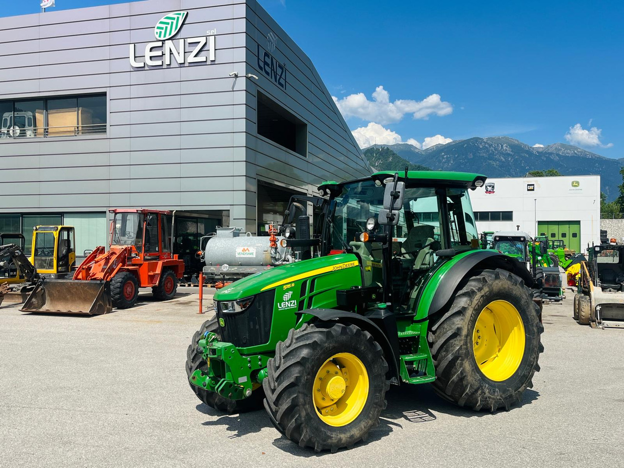 JOHN DEERE 5115R - Traktor: das Bild 1 JOHN DEERE 5115R - Traktor: das Bild 1