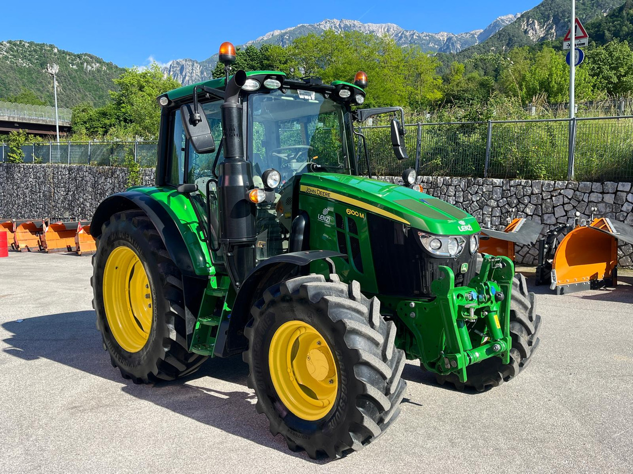 JOHN DEERE 6100M - Traktor: das Bild 4 JOHN DEERE 6100M - Traktor: das Bild 4