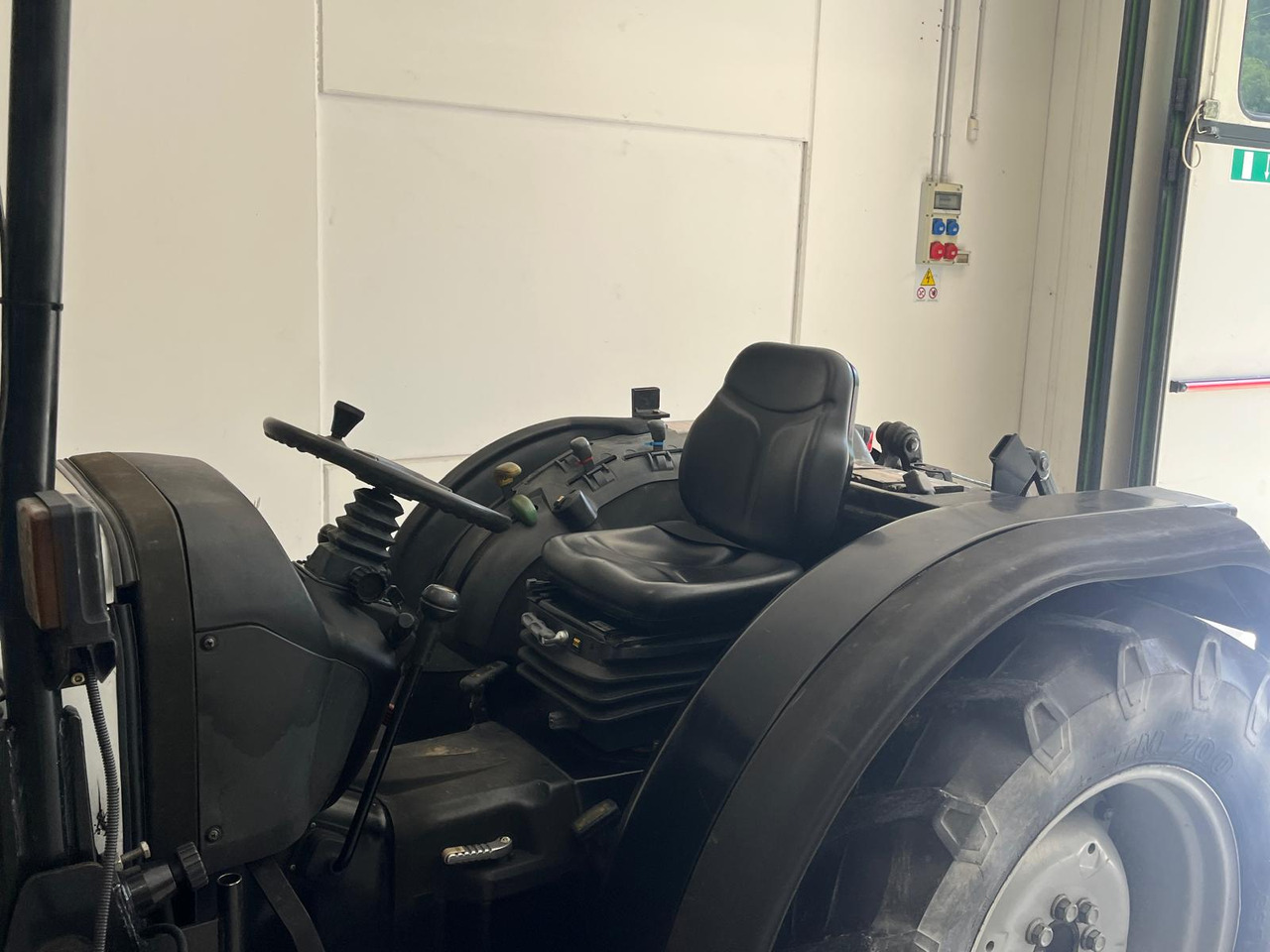 Traktor LAMBORGHINI AGILE 660S: das Bild 8