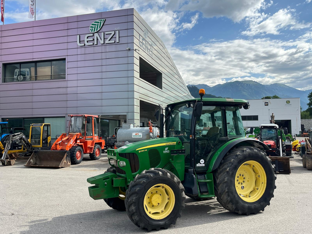 TRATTORE JOHN DEERE 5080 M - Traktor: das Bild 1 TRATTORE JOHN DEERE 5080 M - Traktor: das Bild 1
