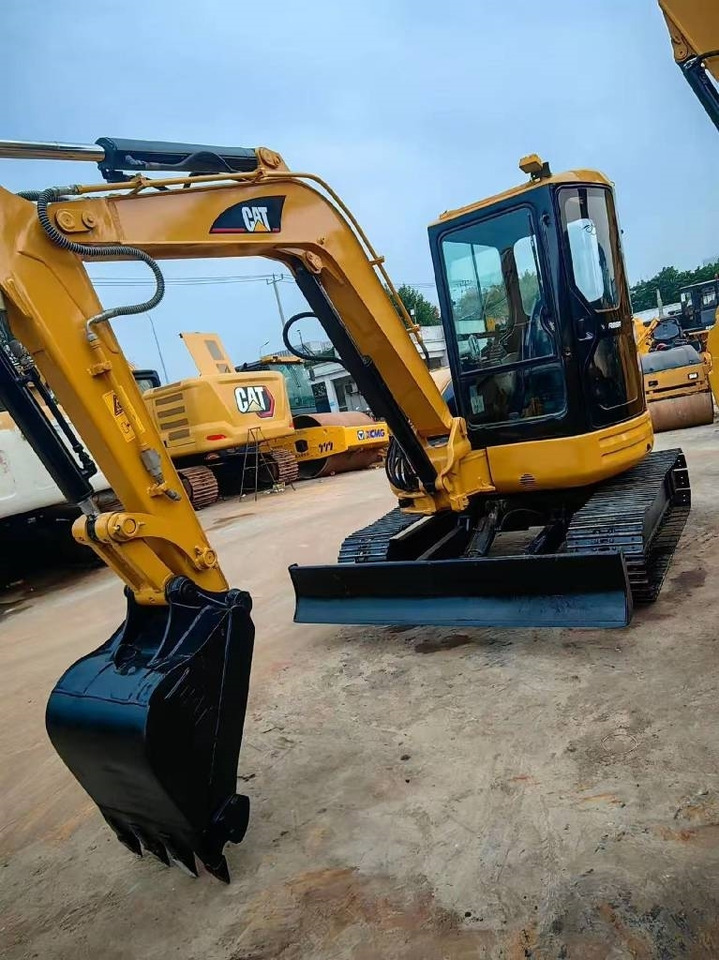 CAT 304 - Minibagger: das Bild 4 CAT 304 - Minibagger: das Bild 4