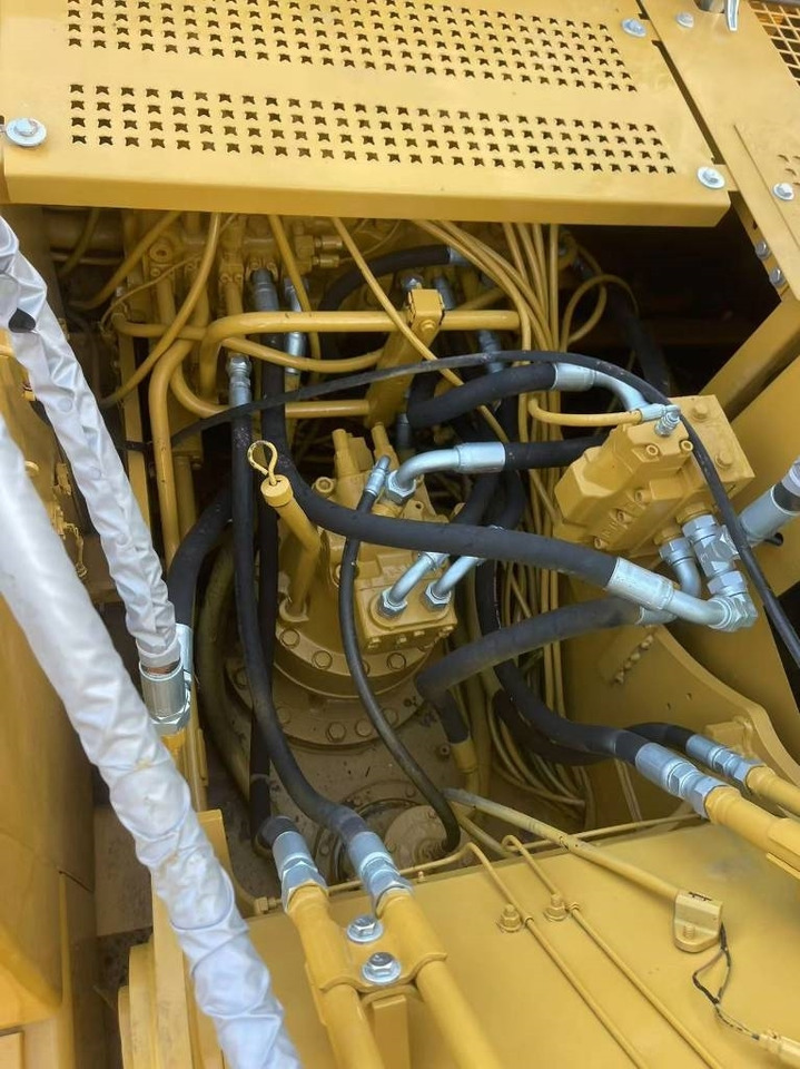 CAT 320 B L - Kettenbagger: das Bild 2 CAT 320 B L - Kettenbagger: das Bild 2