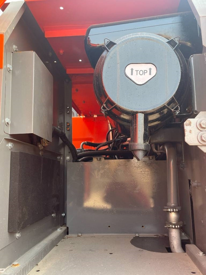 Hitachi 210LC - Kettenbagger: das Bild 2 Hitachi 210LC - Kettenbagger: das Bild 2