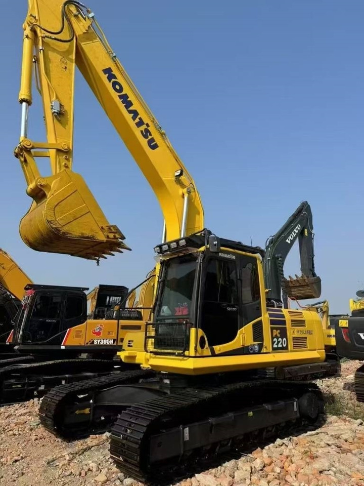Komatsu PC 220 - Kettenbagger: das Bild 1 Komatsu PC 220 - Kettenbagger: das Bild 1